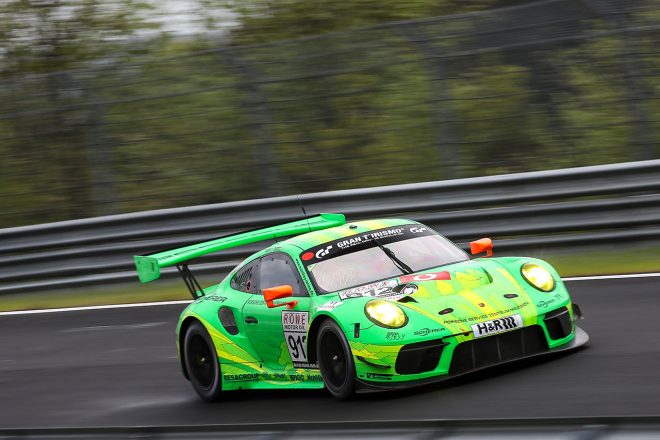 優勝したマンタイ・レーシングの912号車ポルシェ