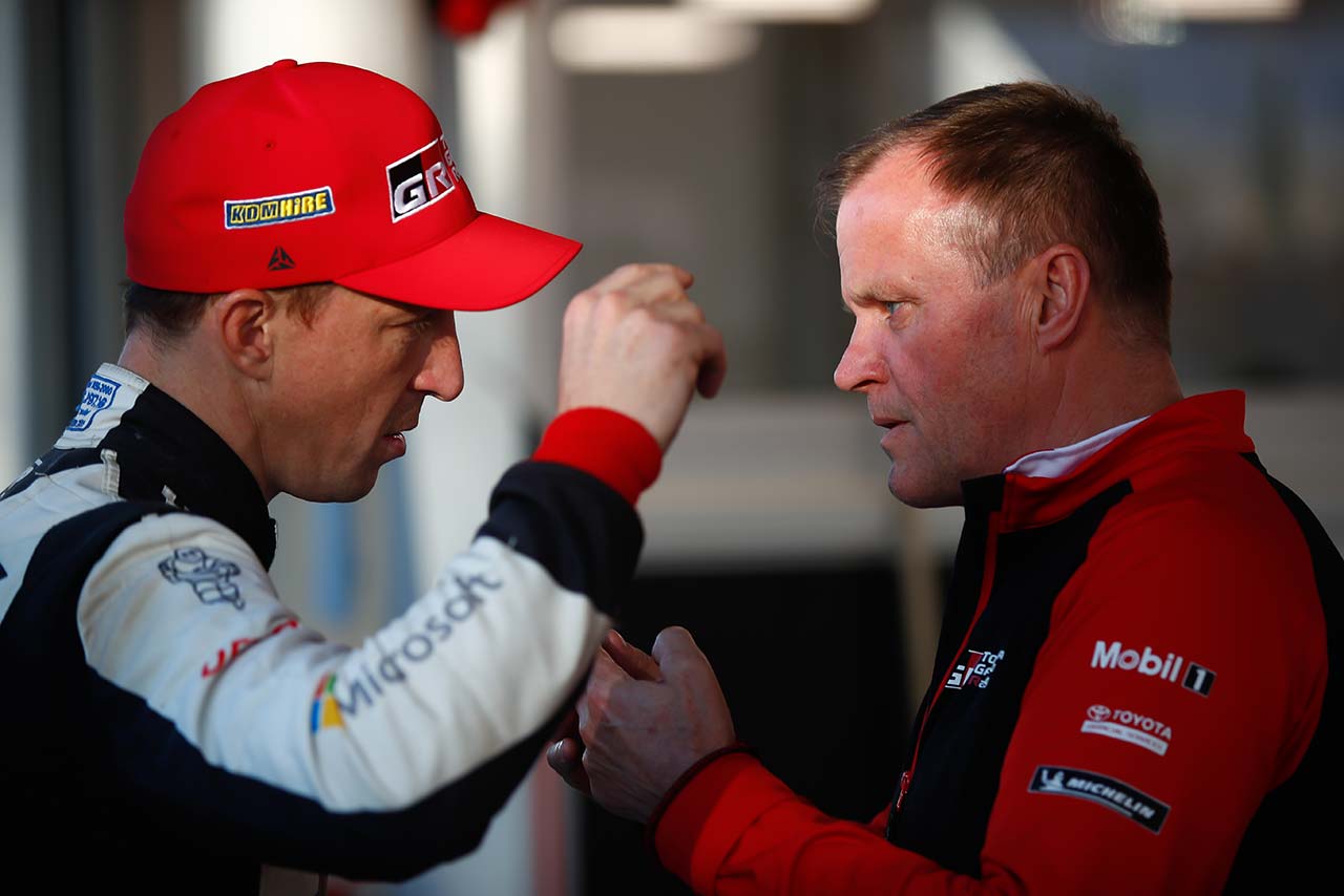 クリス・ミーク（左）とチーム代表のトミ・マキネン（右）