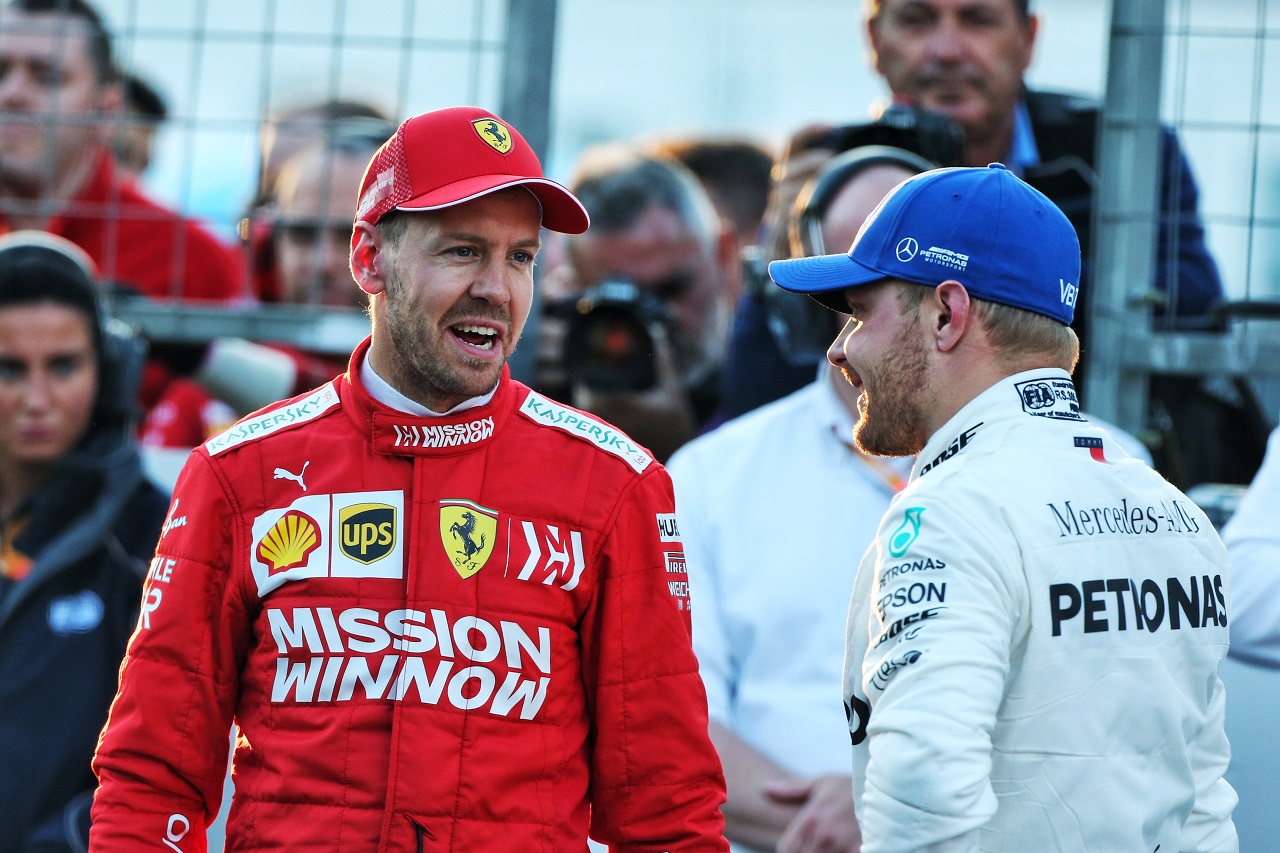 【関連写真】2019年F1第4戦アゼルバイジャンGP　セバスチャン・ベッテル（フェラーリ）とバルテリ・ボッタス（メルセデス）