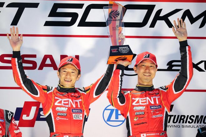 スーパーGT第2戦富士を制したZENT CERUMO LC500の立川祐路と石浦宏明