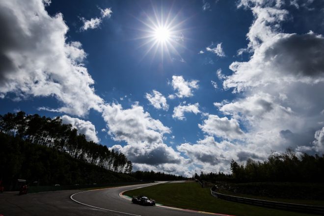 吹雪の合間には青空が広がったWEC第7戦スパの決勝日