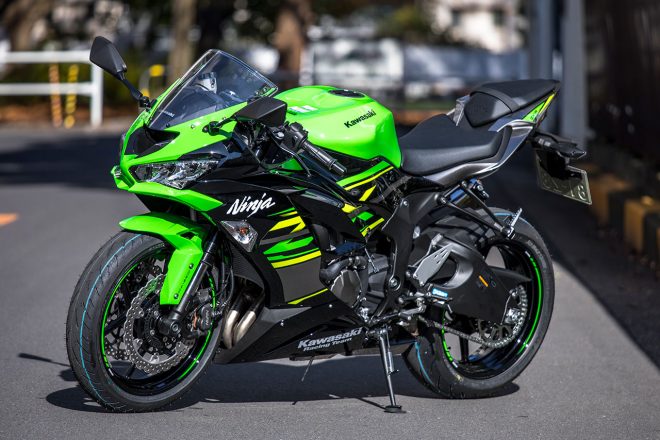 カワサキNinja ZX-6R（左フロント）