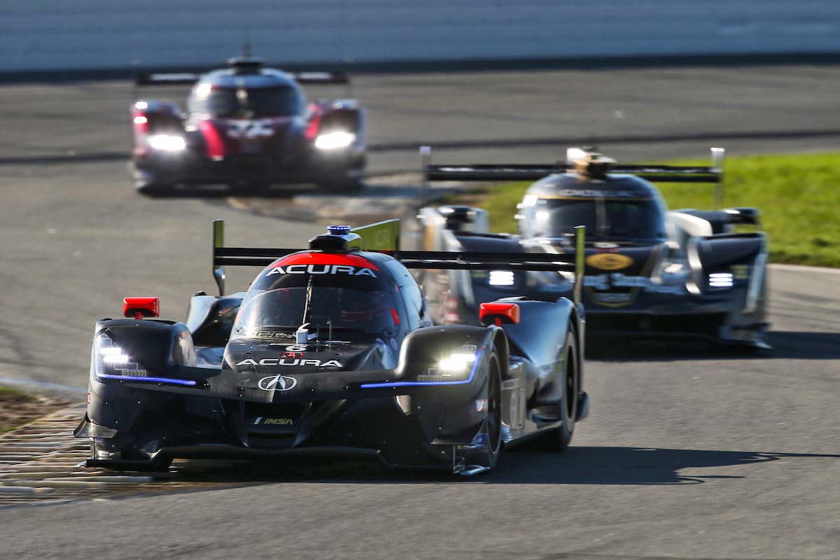 2019年のDPiクラスは、アキュラ、キャデラック、ニッサン、マツダがコンストラクターとして登録されている