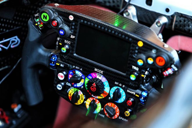 2019年F1第5戦スペインGP　ハース VF-19 ステアリングホイール