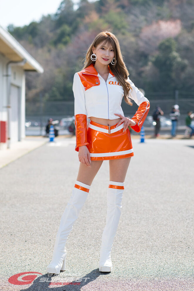 辻門アネラ auレースアンバサダー 2025年/スーパーGTの写真①