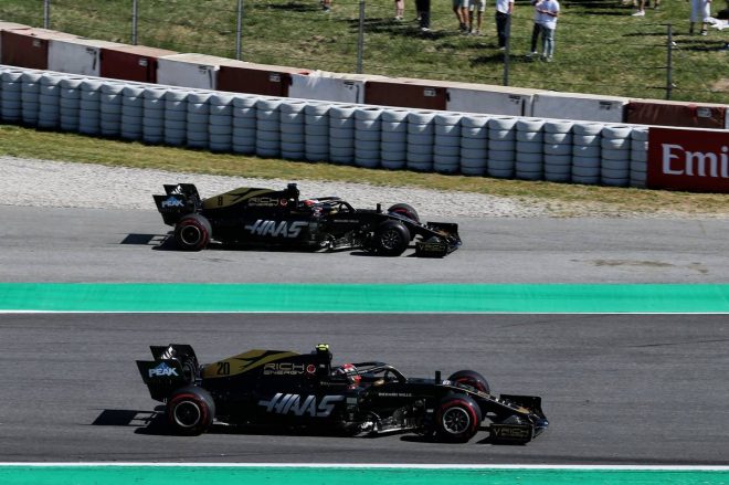 2019年F1第5戦スペインGP　ロマン・グロージャンとケビン・マグヌッセンのバトル