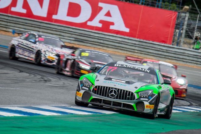 クラフトバンブー・レーシングの77号車メルセデスAMG GT4