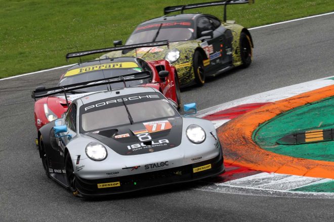 LMGTEクラスを制したデンプシー・プロトン・レーシングの77号車ポルシェ911 RSR