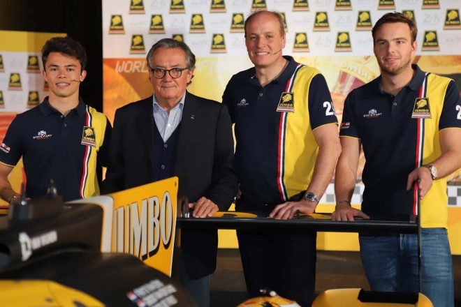 体制発表会に登場した（左から）ニック・デ・フリース、ジャンカルロ・ミナルディ、フリッツ・バン・イアード、ギド・バン・デル・ガルデ