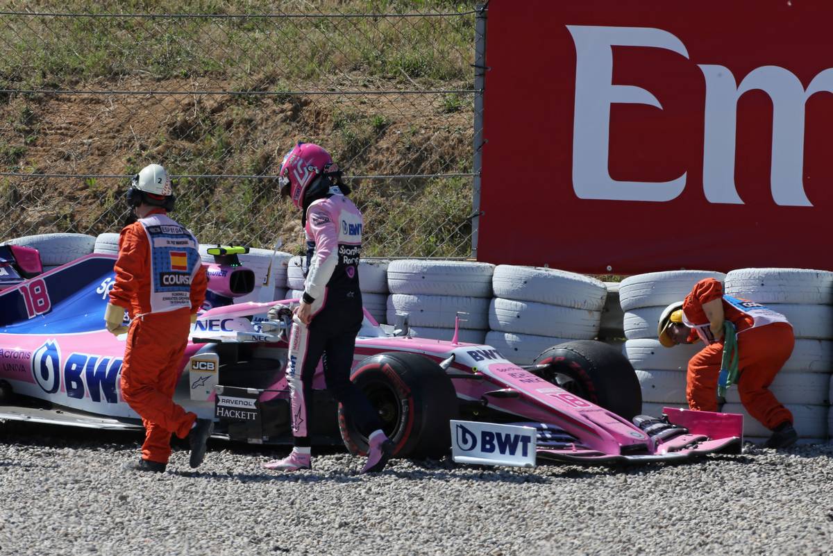 クラッシュしたランス・ストロール（レーシング・ポイント）