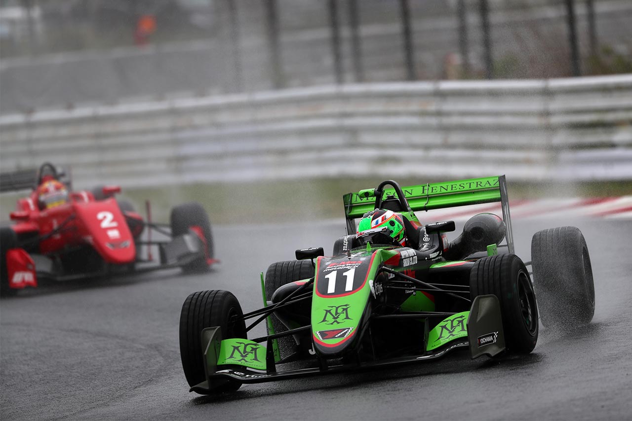 サッシャ・フェネストラズ（B-Max Racing with motopark F3）