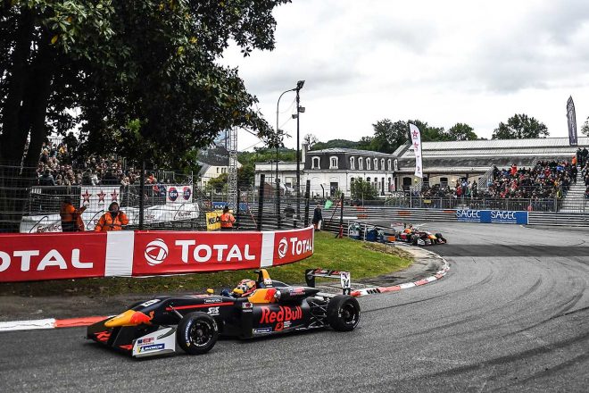 角田裕毅(モトパーク)