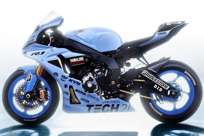ヤマハTECH21チームの復刻カラーをまとったYZF-R1