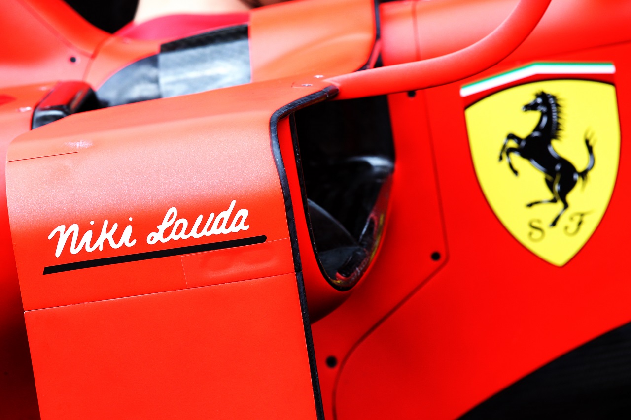 2019年F1第6戦モナコGP　フェラーリSF90に記された「ニキ・ラウダ」の文字