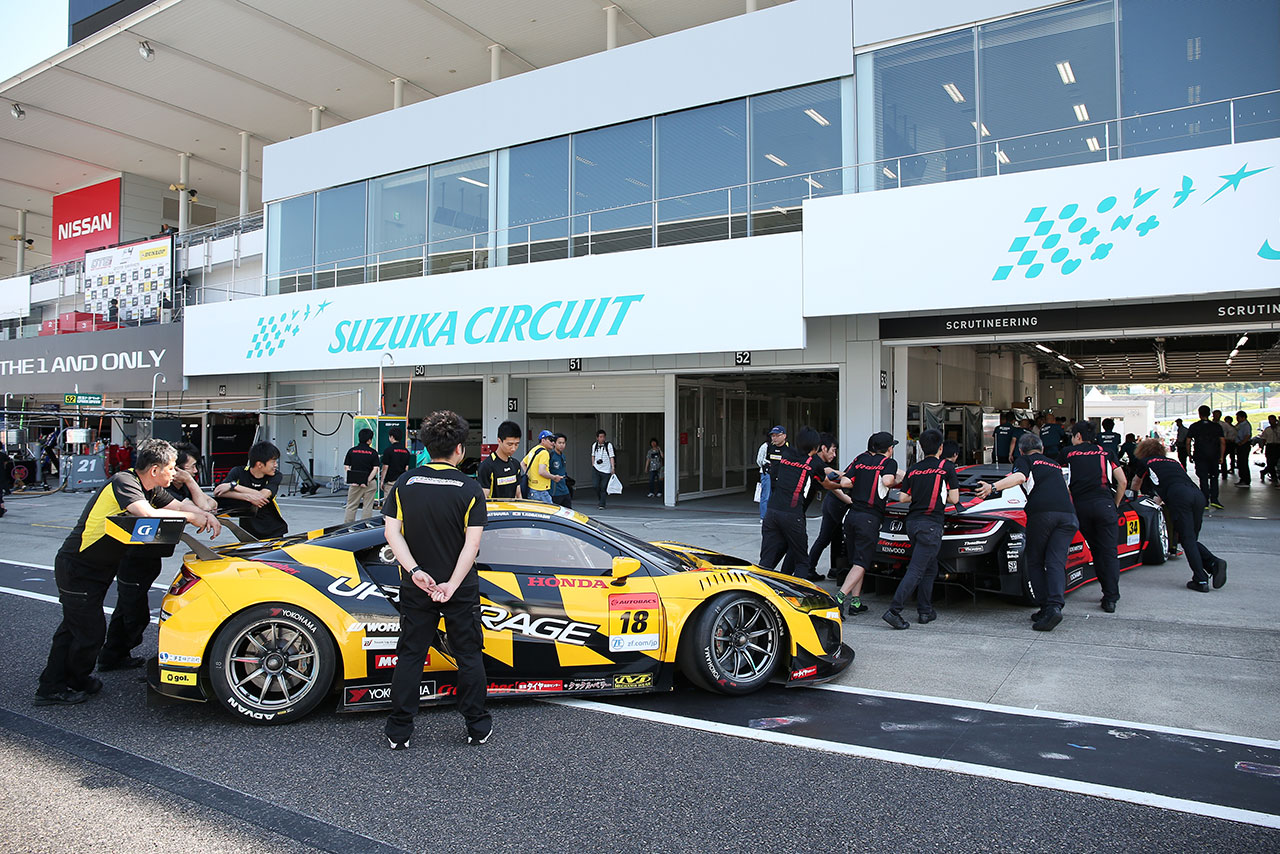 スーパーGT第3戦鈴鹿 車検を待つ様子