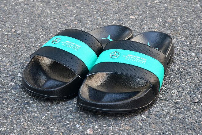 メルセデスAMGペトロナスモデルのサンダル