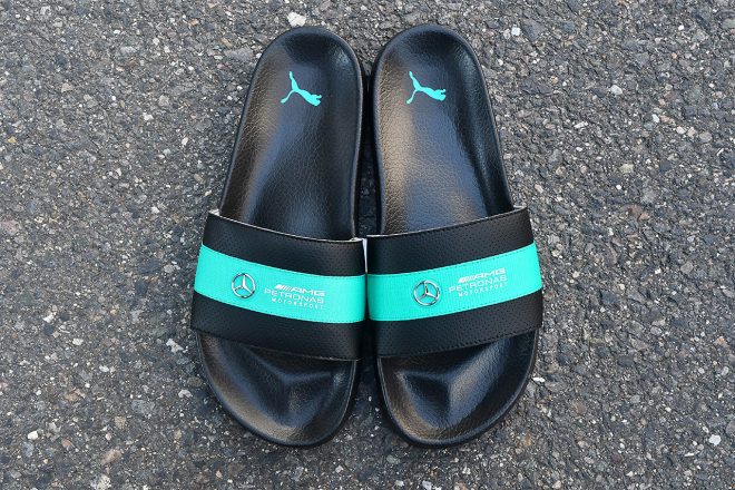 メルセデスAMGペトロナスモデルのサンダル
