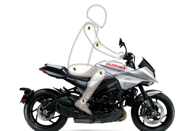 ライディングポジションはアグレッシブなライディングから快適な走りにも対応する