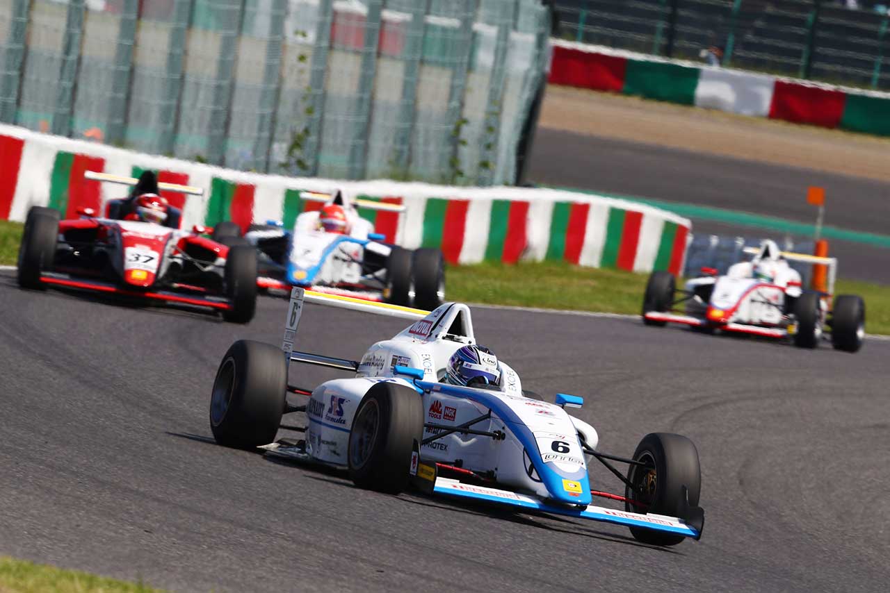 FIA-F4第5戦でトップを走る太田格之進（SRS／コチラレーシング）