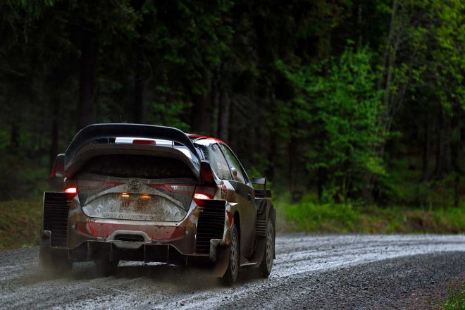 グラベルイベントのリーヒマキ・ラリーは雨の影響でぬかるんだセクションも