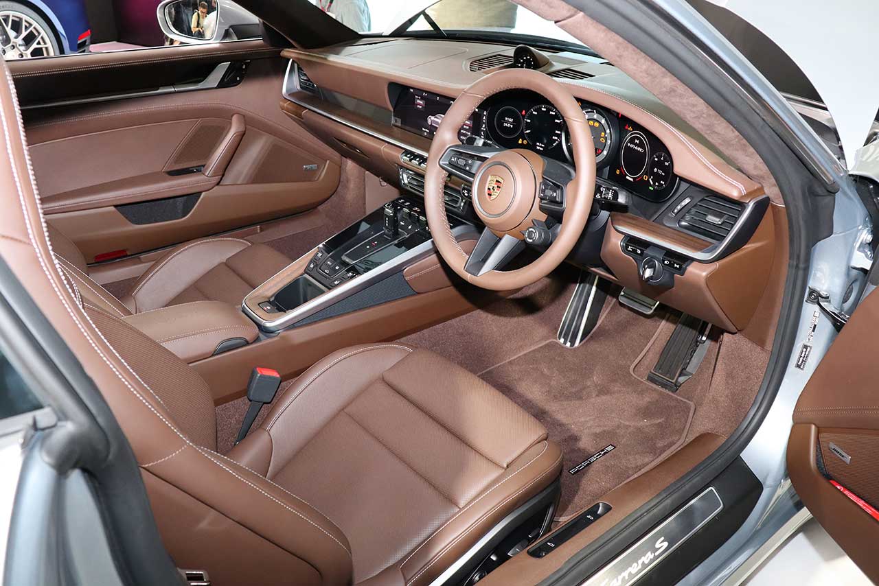 新型ポルシェ911