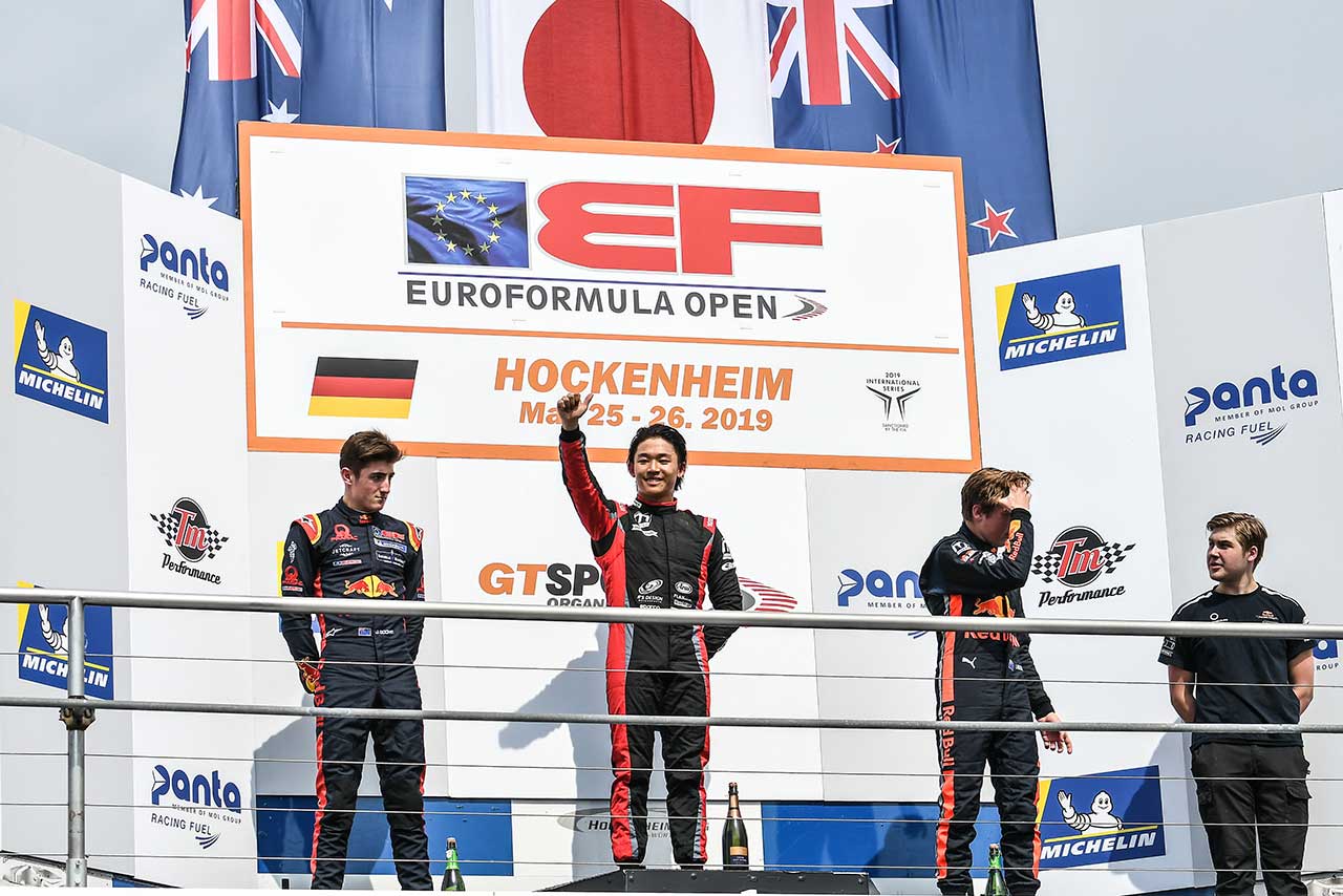 ユーロフォーミュラ・オープン第3大会レース1で優勝した佐藤万璃音（モトパーク）