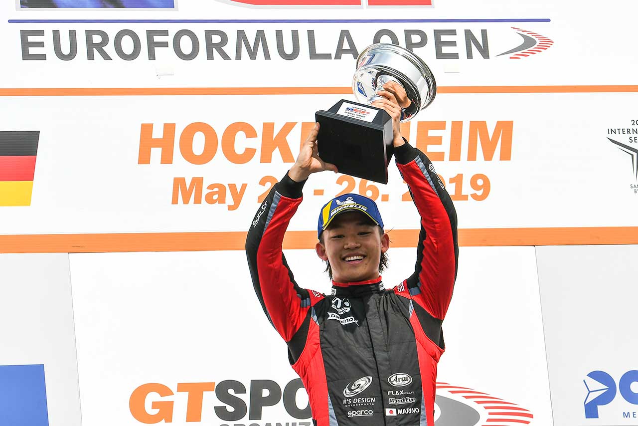 レース1で優勝した佐藤万璃音（モトパーク）