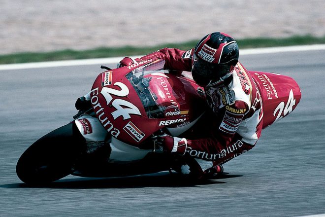 ホンダの最高峰クラス通算100勝目を挙げたカルロス・チェカ