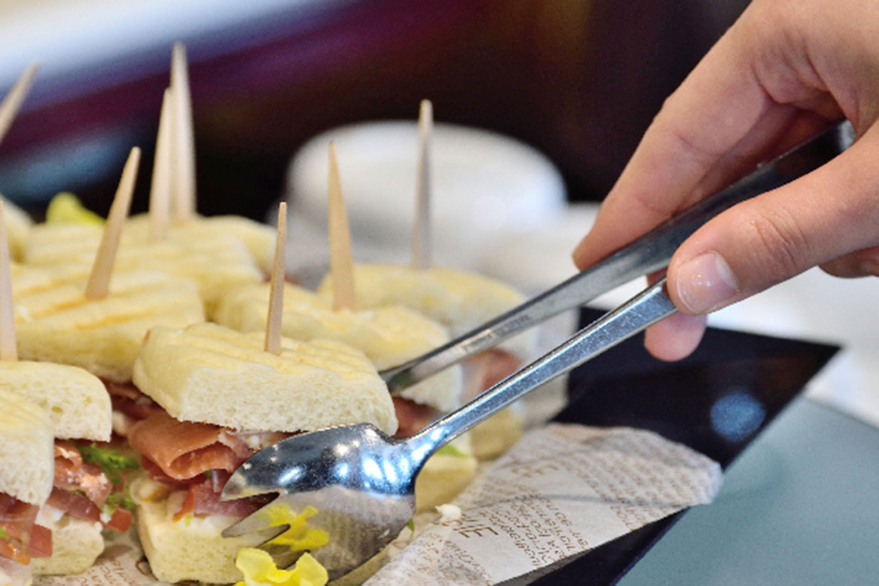 ビクトリースタンドガーデンラウンジでのビュフェイメージ