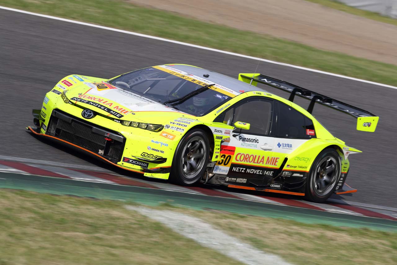 TOYOTA GR SPORT PRIUS PHV apr GT（永井宏明／織戸学）