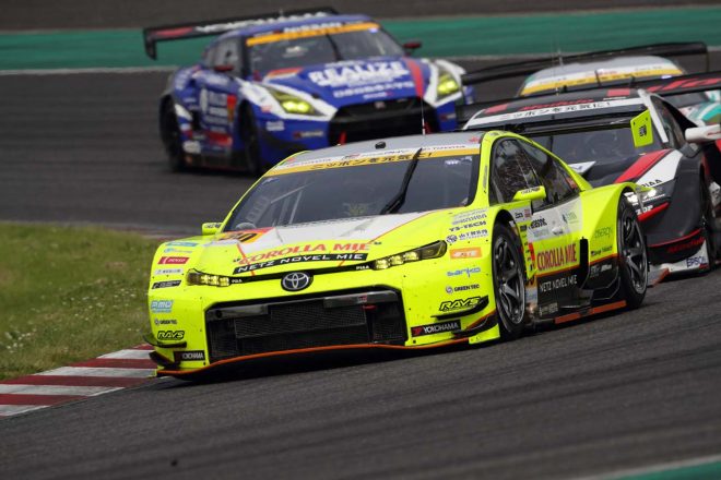 TOYOTA GR SPORT PRIUS PHV apr GT（永井宏明／織戸学）