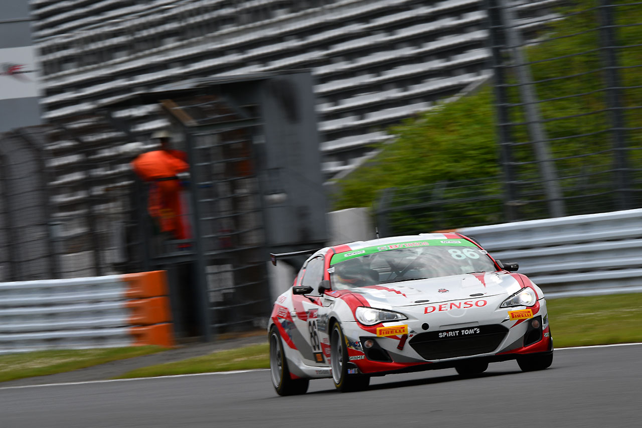 激戦のST-4でポールポジションを獲得したTOM'S SPIRIT 86