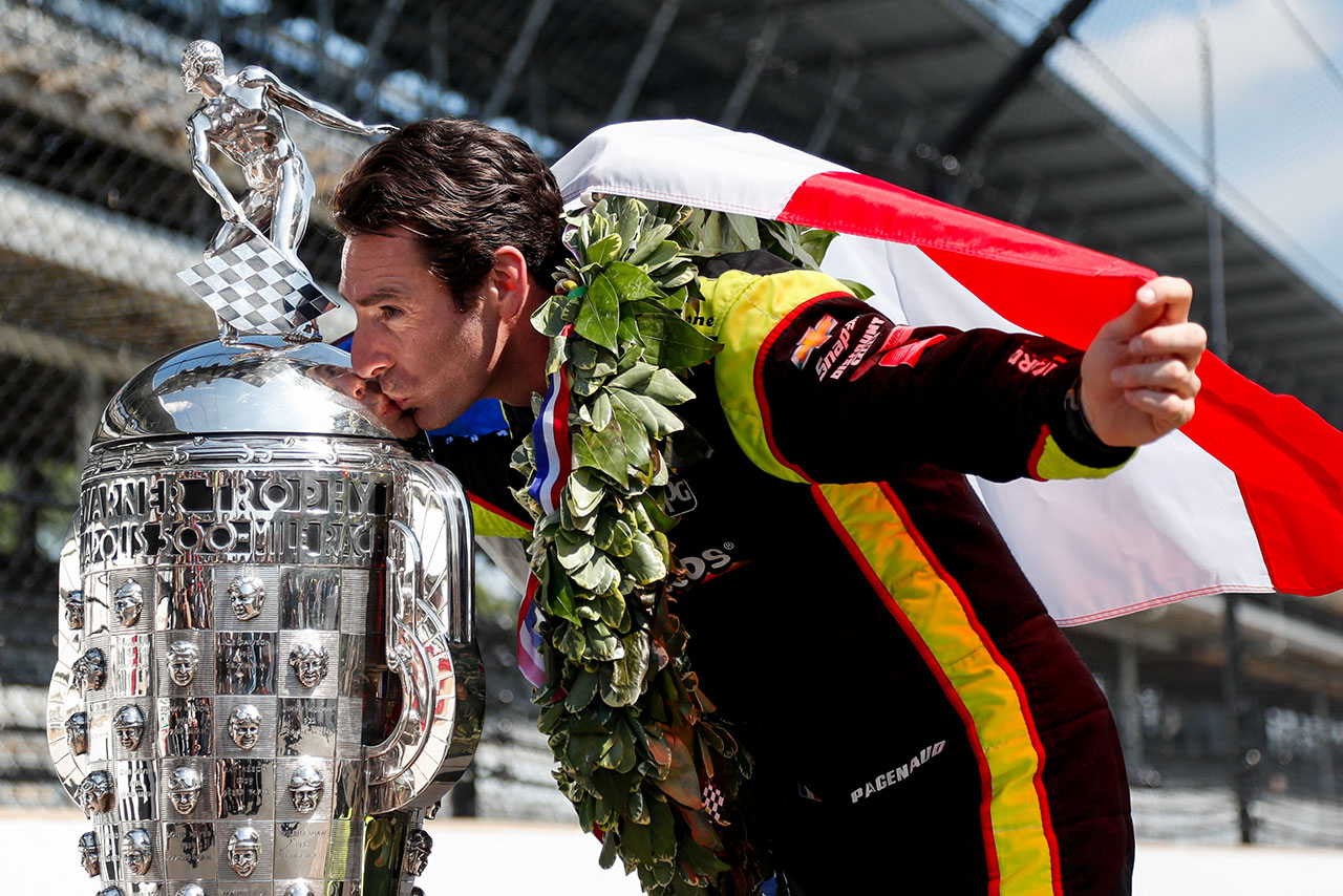 ボルグワーナートロフィーにキスをするのも恒例だ