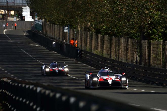 ユノディエールを駆け抜けるトヨタTS050ハイブリッド