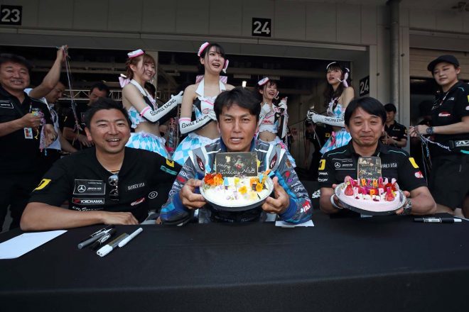 左から片岡龍也、谷口信輝、片山右京監督