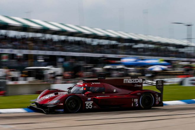 追突を受けリタイアを喫したマツダチーム・ヨーストの77号車マツダRT24-P