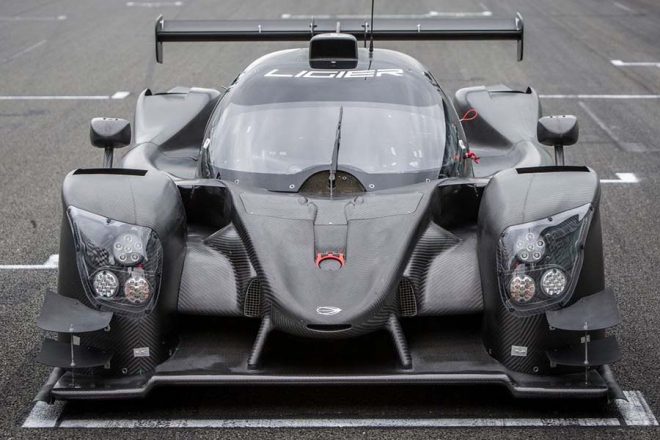 ヘッドライトやリヤフェンダーなど、エクステリアデザインにリジェJS P217の意匠が取り入れられたJS P320