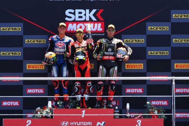 表彰式でポディウムに登ったのはレイだったが、この後の審議により4位という結果に変更された