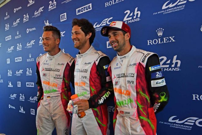 1号車レベリオンをドライブする（左から）アンドレ・ロッテラー、ブルーノ・セナ、ニール・ジャニ。マシンカラーリングに合わせてレーシングスーツもリデザインされている