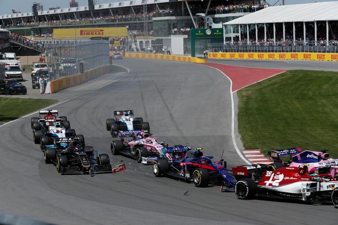 2019年F1第7戦カナダGP　オープニングラップでフロントウイングを失ったアレクサンダー・アルボン（トロロッソ・ホンダ）