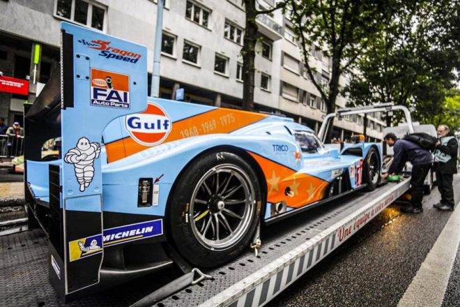 ガルフカラーのなかに埋め込まれたチームのトレードマークであるスターマークは夜間に浮かび上がる仕掛けを備えているという