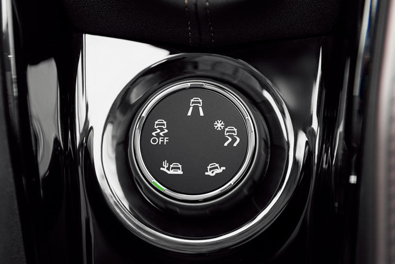 プジョー2008 GT Line Black Pack／インテリア