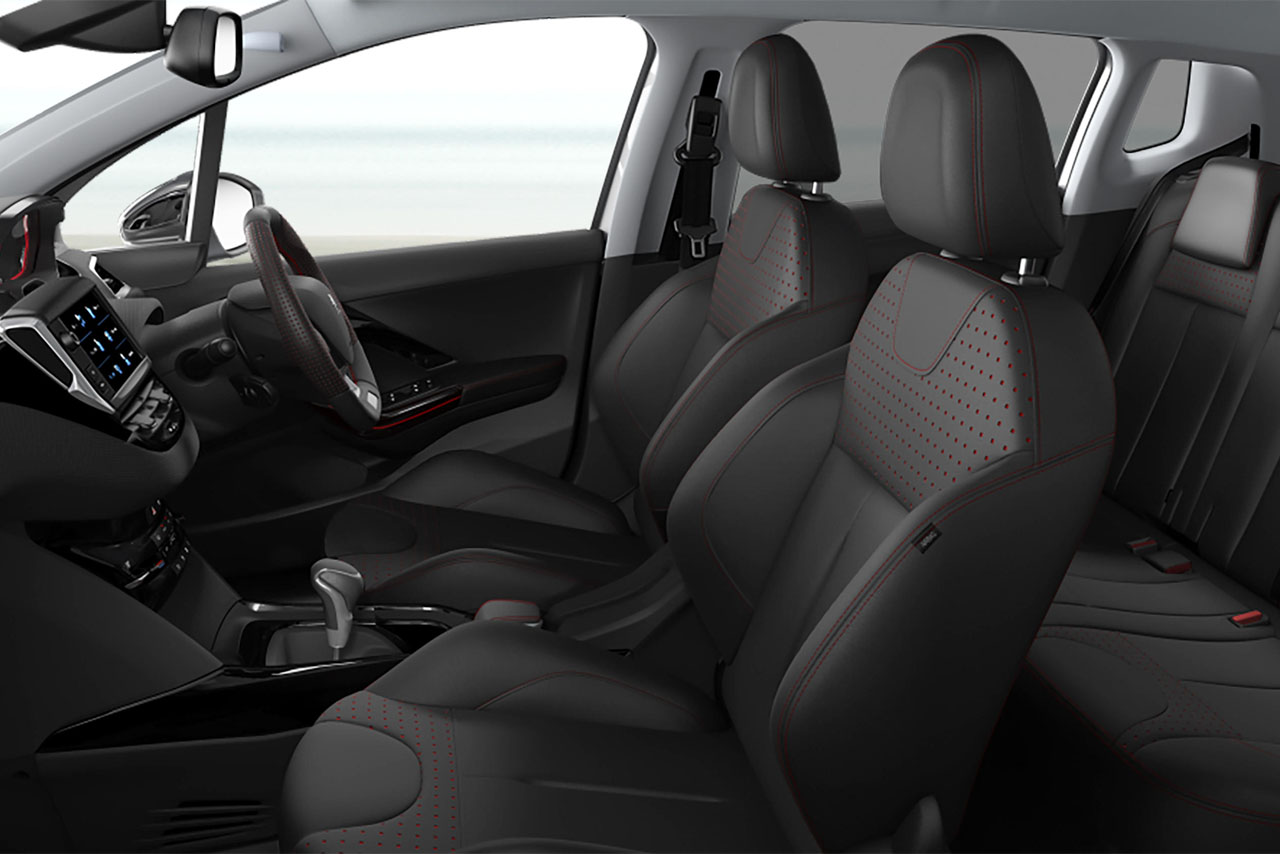 プジョー2008 GT Line Black Packインテリア