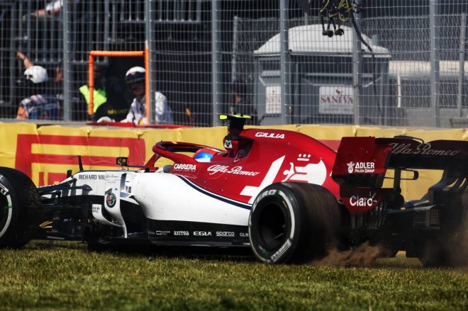 ジョビさんは解説の中野さんに髪の毛をイジられてコースアウト