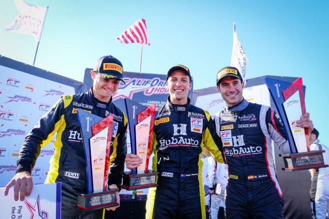 IGTC第2戦カリフォルニア8時間で優勝したニック・フォスター（中央）