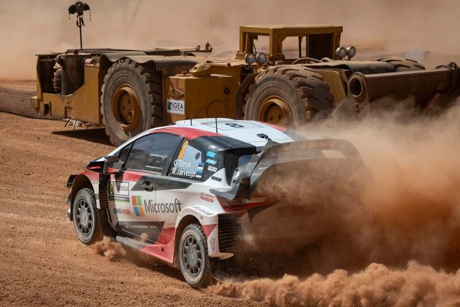 2019年のWRC第8戦イタリア、シェイクダウンステージを走るオット・タナク（トヨタ・ヤリスWRC）