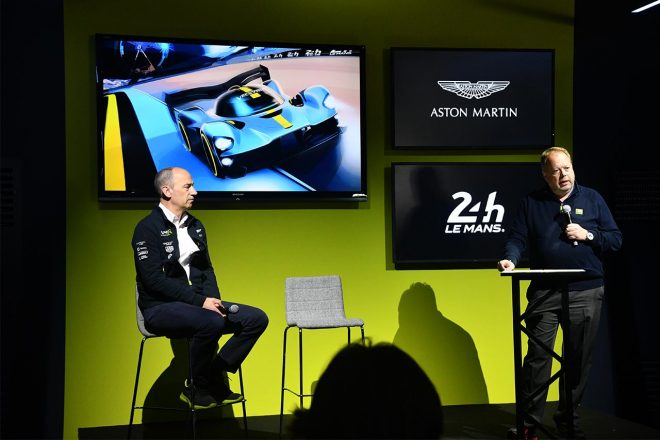 サルト・サーキット内で記者会見の様子