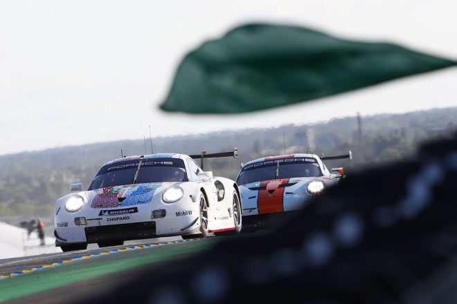 ポルシェGTチームの94号車ポルシェとガルフ・レーシングの86号車ポルシェ