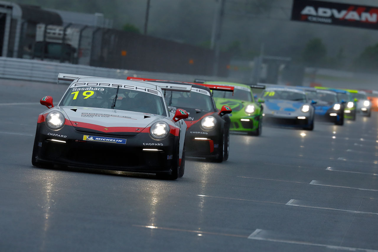 富士スピードウェイで行われた2019年のポルシェカレラカップジャパン第7戦決勝の様子