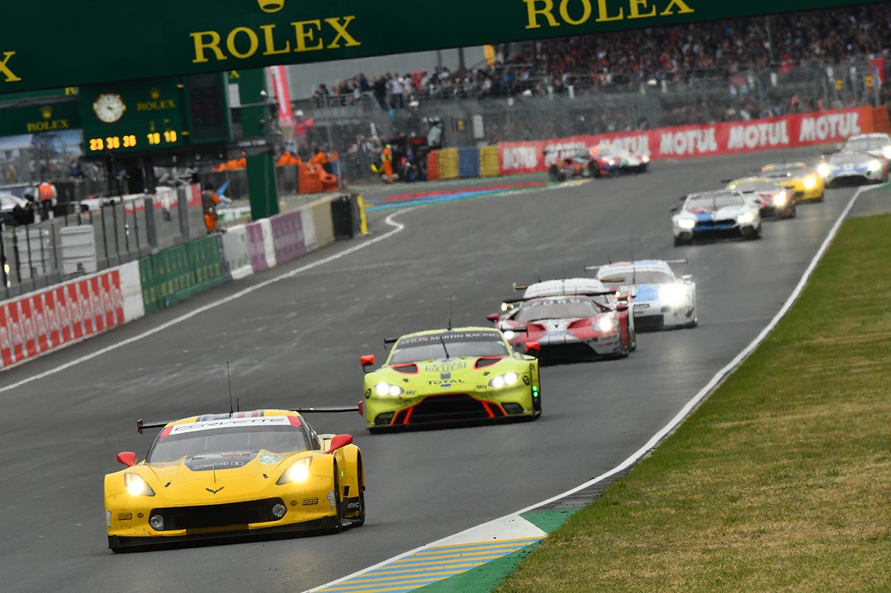 LM-GTE Proの序盤の上位争い